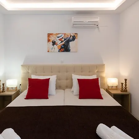 Zografia Aparthotel 3*