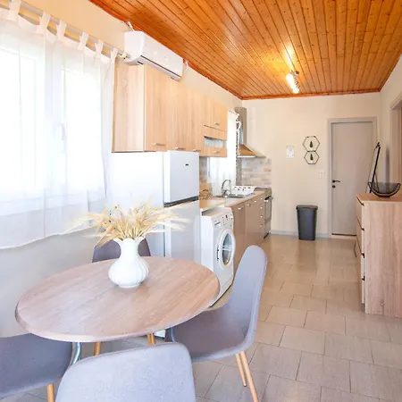 ζωγραφιά Ξενοδοχείο με διαμερίσματα