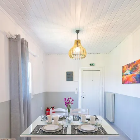 ζωγραφιά Ξενοδοχείο με διαμερίσματα 3*