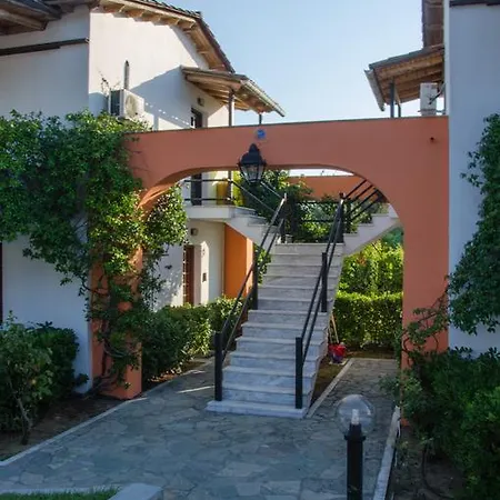 ζωγραφιά Ξενοδοχείο με διαμερίσματα 3*