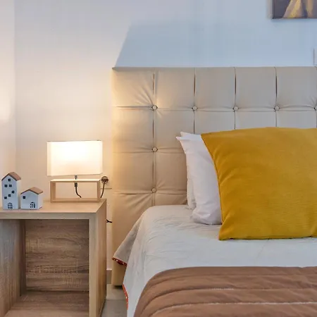 Zografia Aparthotel 3*